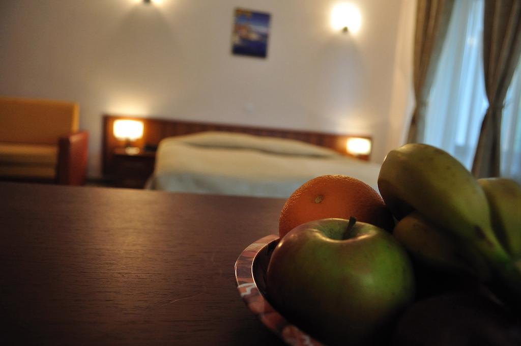 Fisherman'S Hut Family Hotel Beden Phòng bức ảnh