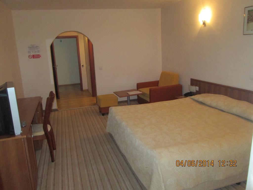 Fisherman'S Hut Family Hotel Beden Ngoại thất bức ảnh
