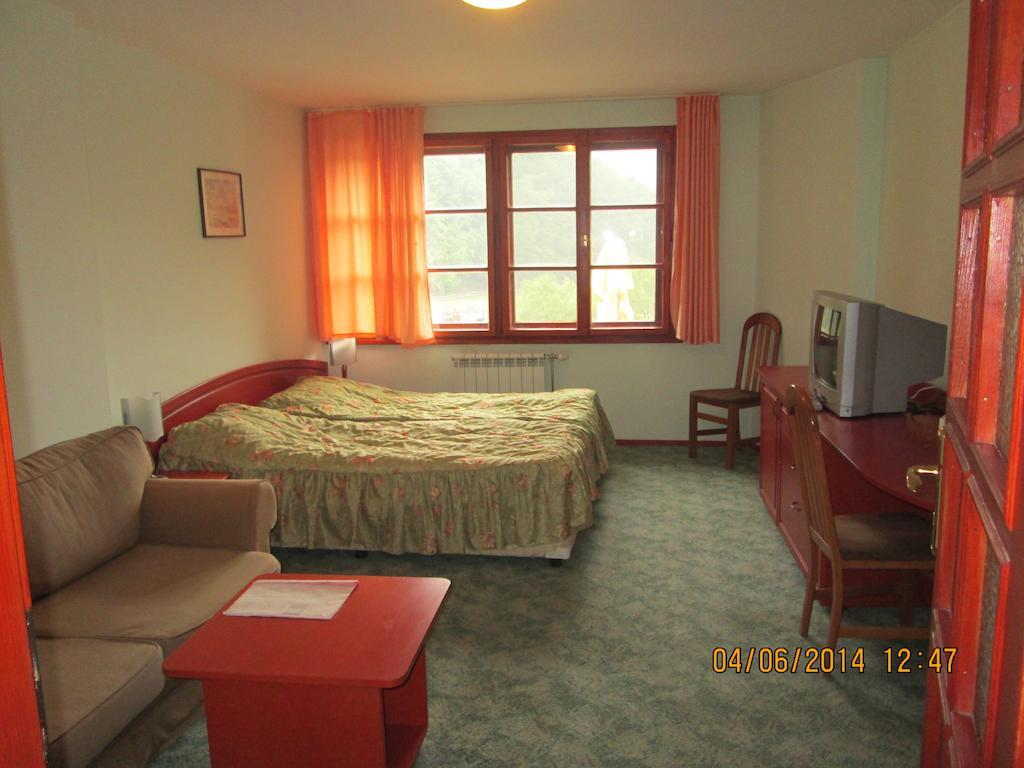 Fisherman'S Hut Family Hotel Beden Phòng bức ảnh
